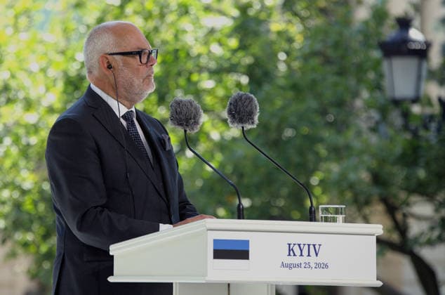 Estonian President Alar Karis attends a joint news conference with Ukrainian President Volodymyr Zelenskyy outside the Mariinskyi Palace following their meeting, Kyiv, Ukraine, August 25, 2026. The leaders discussed security threats, particularly those anticipated in winter, and security cooperation within the Drone Deal framework. As reported, the Estonian President is in Ukraine on his final visit in office. (Photo by Marianna Kotyk Ukrinform) Meeting of Ukrainian, Estonian Presidents in Kyiv  Copyright: xMariannaxKotykx
