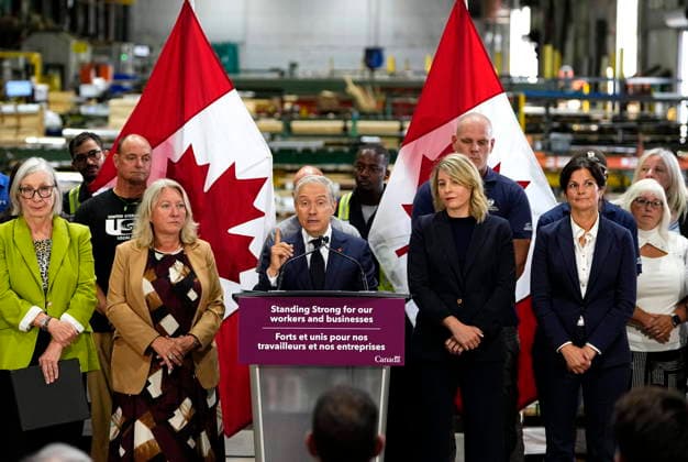 August 25, 2026, Ottawa, On, CAN: Minister of Finance and National Revenue Francois-Philippe Champagne speaks at a news conference on Canada s response to U.S. tariffs, at a roofing company in Ottawa, on Tuesday, Aug. 25, 2026. Ottawa CAN  - ZUMAc35_ 20260825_zaf_c35_010 Copyright: xJustinxTangx
