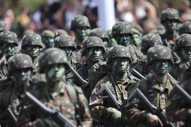 News Bilder des Tages Soldier s Day ceremony in Brasilia BRASILIA, BRAZIL - AUGUST 25: A soldier of the Brazilian armed forces takes part in a Soldier s Day ceremony in Brasilia, Brazil on August 25, 2026. Mateus Bonomi Anadolu Brasilia Brazil. Editorial use only. Please get in touch for any other usage.  Copyright: x2026xAnadoluxMateusxBonomix