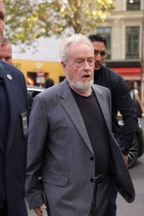 Exclusive: Ridley Scott steps out of the car for the premiere of the film *The Dog Stars* at the Pathé Palace in Paris, France, on August 25, 2026. Jasmine Aissaoui, Bestimage. Exclusive: Ridley Scott steps out of the car for the premiere of the film *The Dog Stars* at the Pathé Palace in Paris, France, on August 25, 2026 Paris France  Copyright: xJasminexAissaouix xBestimagexJasminexAissaouix xBestimagex