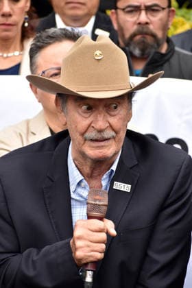 Mexican Opposition Politicians Gather Outside FGR to Petition for House Arrest Former Mexican President Vicente Fox speaks outside the Attorney General s Office (FGR) to formally request house arrest on humanitarian grounds for Ernesto Ruffo Appel. Ruffo, the former governor of Baja California, is currently detained at the Altiplano federal prison under controversial charges of alleged fuel smuggling. in Mexico City, Mexico, on August 25, 2026. (Photo by Luis Barron Eyepix Group) Copyright: xLuisxBarronx xEyepixxGroupx LB_25082026_196278