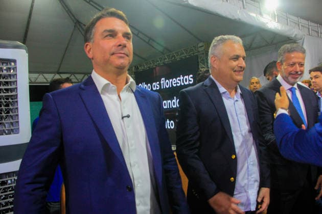 MACEIo, AL - 25.08.2026: FLaVIO BOLSONARO EM MACEIo - On Tuesday night (25) candidate Flavio Bolsonaro, Alfredo Gaspar, Arthur Lira were at the Assembly of God headquarters in the Farol neighborhood, for the convention of the 111th anniversary of the Assembly of God in Alagoas, with this agenda the candidate ended his day in the capital of Alagoas x3004769x  GUIDOxJR.