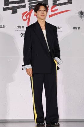 S. Korean actor Kang Ki-young S. Korean actor Kang Ki-young South Korean actor Kang Ki-young, who stars in the new movie Reawaken Man: The Red, poses for a photo during a publicity event in Seoul on Aug. 26, 2026, to promote the movie, set to hit local screens in South Korea on Sept. 30. (Yonhap) 2026-08-26 14:38:55 < 1980-2026 YONHAPNEWS AGENCY. .> ¼­¿ïÆ¯º°½Ã EDITORIAL USE ONLY  Copyright: xx PYH2026082613520034400 YonhapxNewsx yonphotos256009