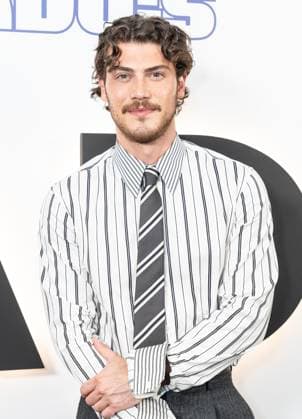 August 25, 2026, Bronx, New York, USA: Jack Innanen wearing suit, shirt and tie by Yves Saint Laurent attends premiere of Adults Season 2 by FX at Metrograph in New York, NY on August 25, 2026. Bronx USA - ZUMAr339 20260825_znp_r339_049 Copyright: xLevxRadinx
