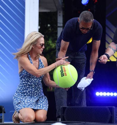 T.J. Holmes and Amy Robach at the US Open - NYC T.J. Holmes and Amy Robach are doing a live podcast at the US Open in New York, NY on August 25, 2026. Photo by Charles Guerin ABACAPRESS.COM New York City NY United Arab Emirates  Copyright: xGuerinxCharles ABACAx