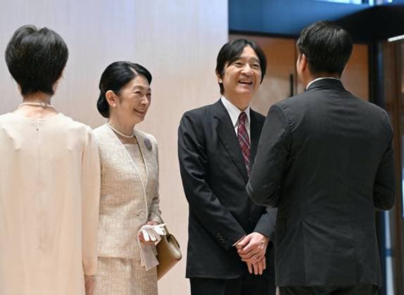 Japan crown prince, crown princess return from Paraguay Japan s Crown Prince Fumihito (3rd from L) and his wife Crown Princess Kiko are greeted by officials at Tokyo s Haneda airport on Aug. 26, 2026, after returning from their official trip to Paraguay to mark 90 years of Japanese immigration to the South American country.  A14AA0005626609P