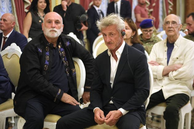 Founder of the World Central Kitchen charitable organisation and United24 ambassador Jose Andres and actor, film director and screenwriter Sean Penn (L to R) participate in the sixth National Legend of Ukraine awards ceremony at the Mariinskyi Palace, Kyiv, Ukraine, August 25, 2026. Established in 2021, the President of Ukraine’s National Legend of Ukraine award honours individuals who have contributed to the establishment of an independent Ukraine, the defence of the country and service to the Ukrainian people, the development of the national economy, science, education, culture, the arts, sport and health care, as well as active charitable and civic activities. This year, 18 recipients included military personnel, artists, musicians, athl  Copyright: xYuliiaxOvsiannikovax