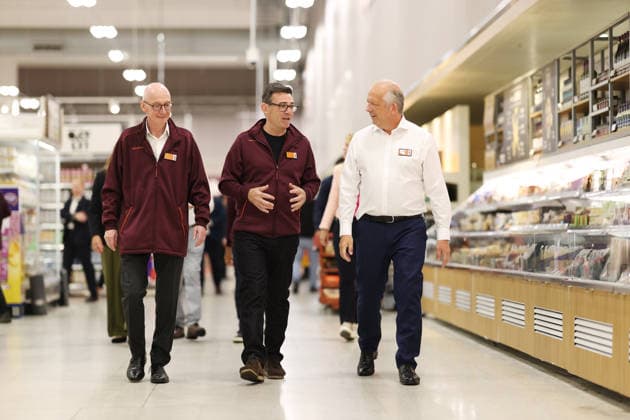 Prime Minister Andy Burnham visit to Sainsbury s Nine Elms 26 08 2026. London, United Kingdom. Prime Minister Andy Burnham and Pat McFadden, Secretary of State for Work and Pensions visit Sainsbury s Nine Elms., Credit:Ben Perry B66 Avalon United Kingdom, Greater London, London, Sainsbury s Nine Elms  Copyright: xBenxPerryx xB66x xAvalonx 1128588292