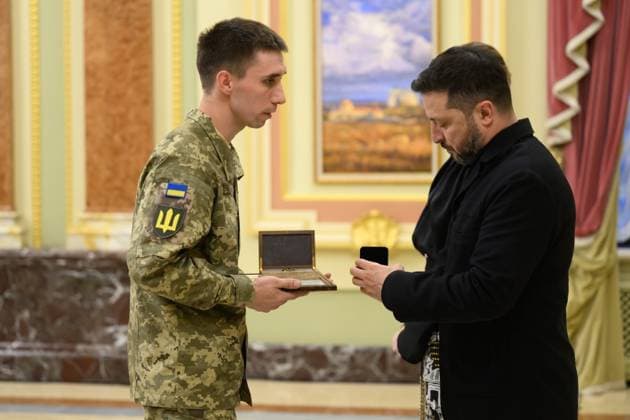Zelensky Presents National Legend of Ukraine Awards Ukrainian President Volodymyr Zelensky presents the National Legend of Ukraine awards to a number of military personnel and civilians during a ceremony in Ukraine on August 26, 2026. Photo by PRESIDENT OF UKRAINE apaimages Ukraine Ukraine Ukraine 260826_Ukraine_UPO_00(4).jpeg Copyright: xapaimagesxPRESIDENTxOFxUKRAINEx xapaimagesx