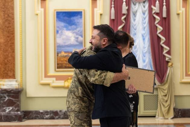 Zelensky Presents National Legend of Ukraine Awards Ukrainian President Volodymyr Zelensky presents the National Legend of Ukraine awards to a number of military personnel and civilians during a ceremony in Ukraine on August 26, 2026. Photo by PRESIDENT OF UKRAINE apaimages Ukraine Ukraine Ukraine 260826_Ukraine_UPO_00(29).jpeg Copyright: xapaimagesxPRESIDENTxOFxUKRAINEx xapaimagesx