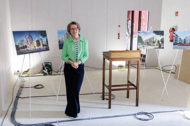 26.08.2026. Düsseldorf. Im Rahmen der diesjährigen Aktionstage besucht Ina Scharrenbach, NRW-Ministerin für Heimat, Kommunales, Bau und Digitalisierung des Landes Nordrhein-Westfalen den GOL:D ECK Landmarken Neubau mit gemischter Nutzung. Düsseldorf Lütticher Straße 1 Nordrhein-Westfalen Deutschland *** August 26, 2026, Düsseldorf: As part of this year’s action days, Ina Scharrenbach, Minister for Home Affairs, Municipal Affairs, Construction, and Digitalization of the State of North Rhine-Westphalia, visits the GOL D ECK Landmarken mixed-use development at Lütticher Straße 1 in Düsseldorf, North Rhine-Westphalia, Germany.