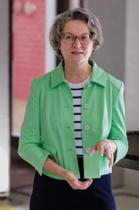 26.08.2026. Düsseldorf. Im Rahmen der diesjährigen Aktionstage besucht Ina Scharrenbach, NRW-Ministerin für Heimat, Kommunales, Bau und Digitalisierung des Landes Nordrhein-Westfalen den GOL:D ECK Landmarken Neubau mit gemischter Nutzung. Düsseldorf Lütticher Straße 1 Nordrhein-Westfalen Deutschland *** August 26, 2026, Düsseldorf: As part of this year’s action days, Ina Scharrenbach, Minister for Home Affairs, Municipal Affairs, Construction, and Digitalization of the State of North Rhine-Westphalia, visits the GOL D ECK Landmarken mixed-use development at Lütticher Straße 1 in Düsseldorf, North Rhine-Westphalia, Germany.