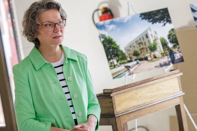 26.08.2026. Düsseldorf. Im Rahmen der diesjährigen Aktionstage besucht Ina Scharrenbach, NRW-Ministerin für Heimat, Kommunales, Bau und Digitalisierung des Landes Nordrhein-Westfalen den GOL:D ECK Landmarken Neubau mit gemischter Nutzung. Düsseldorf Lütticher Straße 1 Nordrhein-Westfalen Deutschland *** August 26, 2026, Düsseldorf: As part of this year’s action days, Ina Scharrenbach, Minister for Home Affairs, Municipal Affairs, Construction, and Digitalization of the State of North Rhine-Westphalia, visits the GOL D ECK Landmarken mixed-use development at Lütticher Straße 1 in Düsseldorf, North Rhine-Westphalia, Germany.