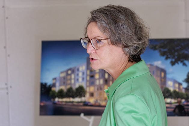 26.08.2026. Düsseldorf. Im Rahmen der diesjährigen Aktionstage besucht Ina Scharrenbach, NRW-Ministerin für Heimat, Kommunales, Bau und Digitalisierung des Landes Nordrhein-Westfalen den GOL:D ECK Landmarken Neubau mit gemischter Nutzung. Düsseldorf Lütticher Straße 1 Nordrhein-Westfalen Deutschland *** August 26, 2026, Düsseldorf: As part of this year’s action days, Ina Scharrenbach, Minister for Home Affairs, Municipal Affairs, Construction, and Digitalization of the State of North Rhine-Westphalia, visits the GOL D ECK Landmarken mixed-use development at Lütticher Straße 1 in Düsseldorf, North Rhine-Westphalia, Germany.