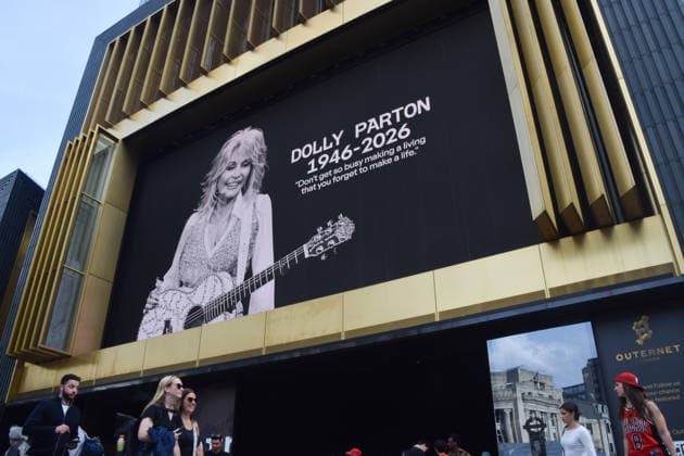 August 26, 2026, London, England, United Kingdom: A tribute to Dolly Parton is displayed at the arts and entertainment venue Outernet in LondonÃ¢â‚¬â ¢s West End. The country music legend and actress died aged 80. London United Kingdom - ZUMAv130 20260826_zip_v130_005 Copyright: xVukxValcicx