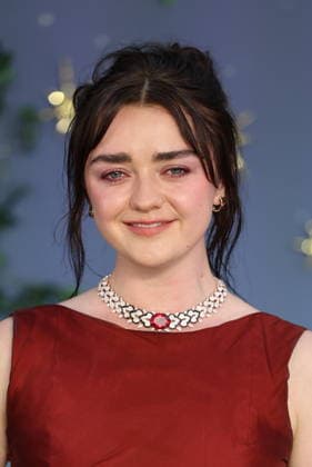 . 26 08 2026. London, United Kingdom. Maisie Williams arriving at the Practical Magic 2 premiere in London.  xStephenxLockx xi-Imagesx IIM-26963-0009