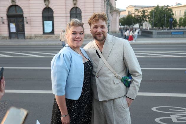 Gisa Flake with Knud Riepen upon their arrival at the festive reception marking the opening of the 15th UFA Film Nights in the Kolonnadenhof on Museum Island in Berlin, August 26, 2026 Copyright: xAgenturxMatthiasxWehnertx xM.xGränzdörferx