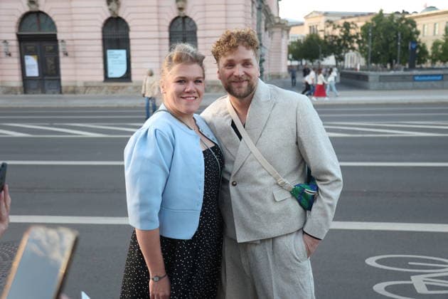 Gisa Flake with Knud Riepen upon their arrival at the festive reception marking the opening of the 15th UFA Film Nights in the Kolonnadenhof on Museum Island in Berlin, August 26, 2026 Copyright: xAgenturxMatthiasxWehnertx xM.xGränzdörferx