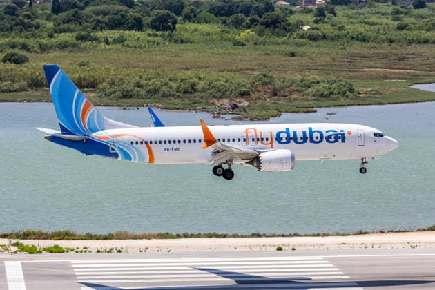 FlyDubai Boeing 737 MAX 8 Flugzeug Flughafen Korfu in Griechenland Korfu, Griechenland - 4. Juli 2026: Ein Boeing 737 MAX 8 Flugzeug der FlyDubai mit dem Kennzeichen A6-FME auf dem Flughafen Korfu, Griechenland. (License=RM) Copyright: xZoonar.com MarkusxMainkax 25473498