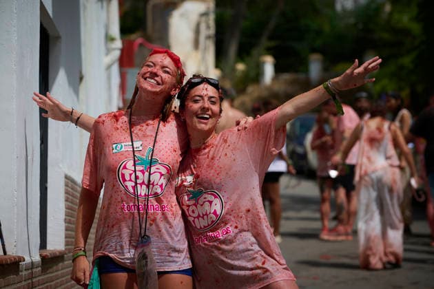 (260826) -- BUNOL(SPAIN), Aug. 26, 2026 -- Revellers are pictured during the annual tomato fight (La Tomatina) in Bunol near Valencia, Spain, Aug. 26, 2026. (Photo by Xinhua) SPAIN-BUNOL-TOMATO FIGHT PabloxMorano 