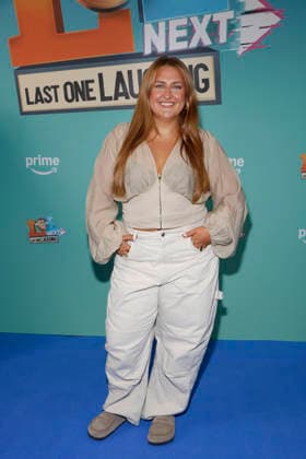 LOL Next, Premiere at AchtBerlin, Berlin, August 26, 2026 Selfiesandra at the premiere of LOL Next at AchtBerlin in Berlin on August 26, 2026 Berlin AchtBerlin Copyright: xAnitaxBuggex