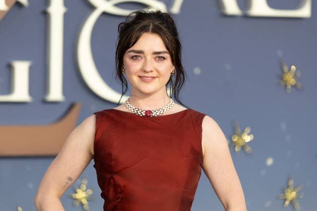 European Premiere of PRACTICAL MAGIC 2 at Odeon Luxe Leicester Square in London, UK - 26 Aug 2026 Maisie Williams attends the red carpet arrivals for the European premiere of PRACTICAL MAGIC 2 in Leicester Square. Celebrities arrive on the red carpet for the European Premiere of PRACTICAL MAGIC 2 at Odeon Luxe in Leicester Square. London United Kingdom Copyright: xPhilxLewisx xSOPAxImagesx Phil-Lewis-1444755