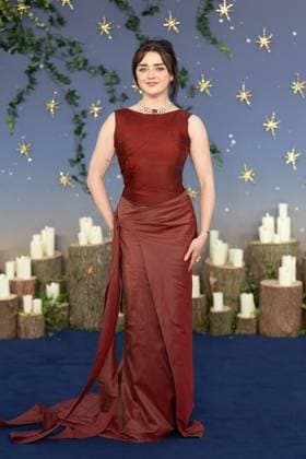 European Premiere of PRACTICAL MAGIC 2 at Odeon Luxe Leicester Square in London, UK - 26 Aug 2026 Maisie Williams attends the red carpet arrivals for the European premiere of PRACTICAL MAGIC 2 in Leicester Square. Celebrities arrive on the red carpet for the European Premiere of PRACTICAL MAGIC 2 at Odeon Luxe in Leicester Square. London United Kingdom Copyright: xPhilxLewisx xSOPAxImagesx Phil-Lewis-1444760