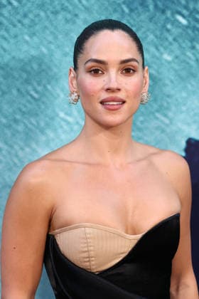American actress Adria Arjona poses during the premiere of the film Onslaught in Los Angeles, California, United States, 26 August 2026. Premiere of the film Onslaught in Los Angeles !ACHTUNG: NUR REDAKTIONELLE NUTZUNG!  Copyright: xDevonxGuzziex AME2437 20260827-55021233842_1
