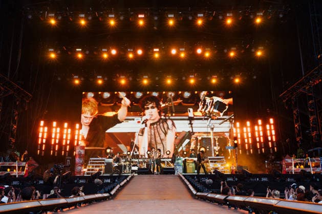 Sombr The artists on stage at the Rock en Seine 2026 festival at the Saint Cloud estate on August 26, 2026 Alexandre Fumeron Bestimage The artists on stage at the Rock en Seine 2026 festival at the Saint Cloud estate on August 26, 2026 Saint Cloud, France  Copyright: xAlexandrexFumeronx xBestimagexAlexandrexFumeronx xBestimagex