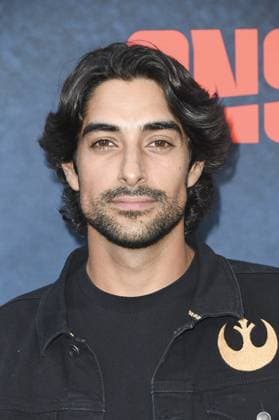 Eman Esfandi at arrivals for ONSLAUGHT Premiere, Regal LA Live, Los Angeles, CA, August 26, 2026. Photo By: Elizabeth Goodenough Everett Collection ONSLAUGHT Premiere PUBLICATIONXNOTxINxCANxCHNxFRAxITAxJPNxNORxPOLxRUSxESPxUKxUSA