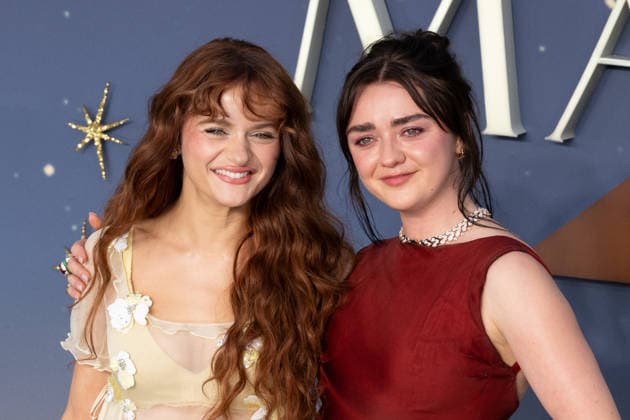 Joey King and Maisie Williams attends Practical Magic 2 European Premiere at the Odeon Luxe, Leicester Square in London, England. UK. Wednesday 26th August 2026. Copyright: xJamesxWarrenx ae89b723