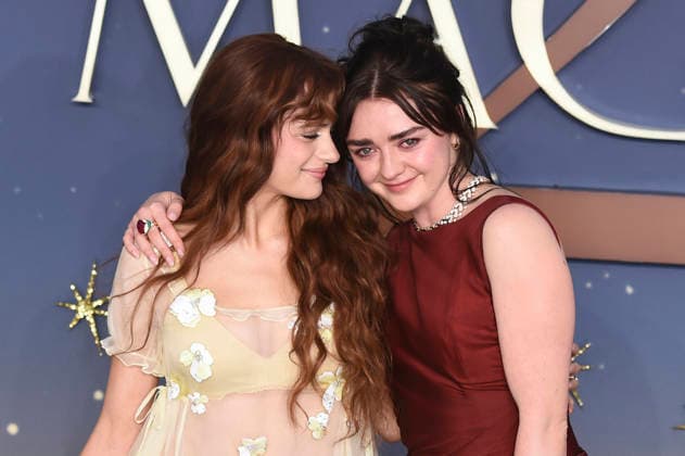 Joey King and Maisie Williams at the premiere of the movie *Practical Magic 2: Enchanted Sisters* at the Odeon Luxe Leicester Square in London, August 26, 2026 Foto:xS.xVasx xFuturexImagex magic_6945
