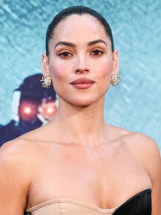 Los Angeles Premiere Of A24 s Onslaught LOS ANGELES, CALIFORNIA, USA - AUGUST 26: Adria Arjona arrives at the Los Angeles Premiere Of A24 s Onslaught held at Regal LA Live on August 26, 2026 in Los Angeles, California, United States. Los Angeles Regal LA Live California United States Copyright: xXavierxCollin ImagexPressxAgencyx