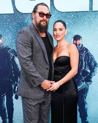 Los Angeles Premiere Of A24 s Onslaught LOS ANGELES, CALIFORNIA, USA - AUGUST 26: Jason Momoa and girlfriend Adria Arjona arrive at the Los Angeles Premiere Of A24 s Onslaught held at Regal LA Live on August 26, 2026 in Los Angeles, California, United States. Los Angeles Regal LA Live California United States Copyright: xXavierxCollin ImagexPressxAgencyx