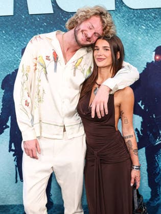 Los Angeles Premiere Of A24 s Onslaught LOS ANGELES, CALIFORNIA, USA - AUGUST 26: Yung Gravy and girlfriend Ari Kytsya arrive at the Los Angeles Premiere Of A24 s Onslaught held at Regal LA Live on August 26, 2026 in Los Angeles, California, United States. Los Angeles Regal LA Live California United States Copyright: xXavierxCollin ImagexPressxAgencyx