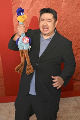 Eric Bauza at the premiere of the movie *Coyote vs. Acme* at the Fox Village Theater in Los Angeles, August 26, 2026 Foto:xD.xStarbuckx xFuturexImagex coyote_6861