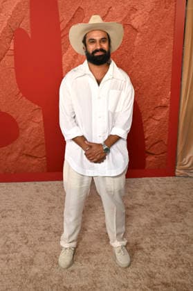 Kunal Nayyar at the premiere of the movie *Coyote vs. Acme* at the Fox Village Theater in Los Angeles, August 26, 2026 Foto:xD.xStarbuckx xFuturexImagex coyote_6910