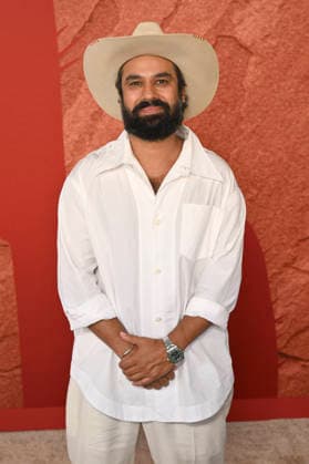 Kunal Nayyar at the premiere of the movie *Coyote vs. Acme* at the Fox Village Theater in Los Angeles, August 26, 2026 Foto:xD.xStarbuckx xFuturexImagex coyote_6912