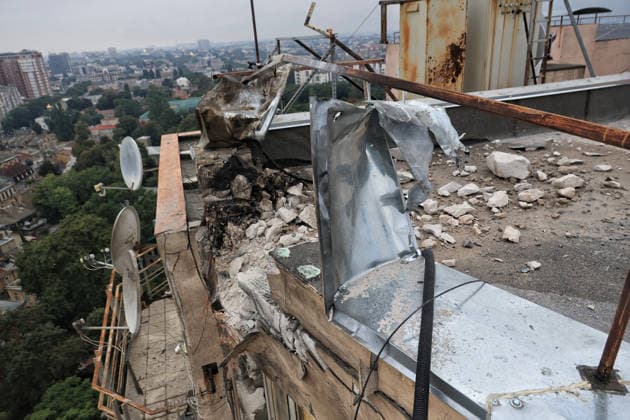 The roof of a building is damaged by a Russian attack in Odesa, Ukraine, August 27, 2026. On the night and morning of August 27, the Russian Federation attacked Odesa. The Russian army massively attacked Odesa with missiles and drones. The Russian strikes damaged infrastructure, an academic institution, and a multi-storey building. (Photo by Nina Liashonok Ukrinform) Odesa hit by overnight and daytime Russian strikes  Copyright: xNinaxLiashonokx