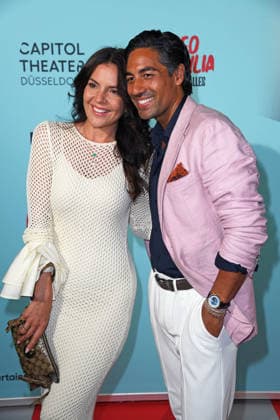 Nic Shanker with his wife, Janina Shanker, at the musical premiere of *ROMEO JULIA: LOVE IS EVERYTHING* at the Capitol Theater in Düsseldorf on August 27, 2026