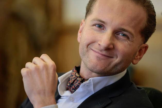 Wind Power Fraudster Hendrik Holt: On March 7, 2023, wind power fraudster Hendrik Holt smiles before former Health Minister Jens Spahn (CDU)—who is not pictured—takes the stand in the mask deal trial at