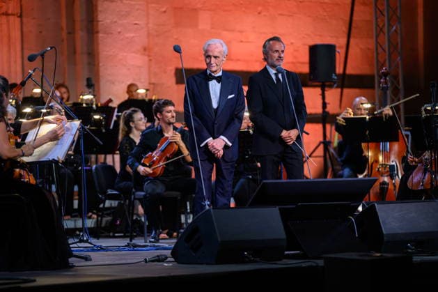 Arts, Musik, Jose Carreras Auftritt in Dubrovnik Dubrovnik, Croatia, 270826. The famous Spanish tenor Jose Carreras held a concert in front of the Dubrovnik Cathedral, where he was joined by soprano Dusica Bijelic, and musical accompaniment was provided by the Dubrovnik Symphony Orchestra under the direction of the conductor David Gimenez, Carreras long-time collaborator. Photo: Tonci Plazibat CROPIX Dubrovnik Croatia Copyright: xxToncixPlazibatx jose_carreras29-270826