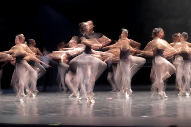 Ballet Master Class By Acclaimed Dancer Isaac Hernandez in Mexico Advanced ballet students perform a synchronized routine on stage during an exclusive master class led by internationally acclaimed dancer Isaac Hernandez at the Centro Nacional de las Artes (CENART) on August 26, 2026, in Mexico City, Mexico. Hernandez, a world-renowned principal dancer who has performed with prestigious companies like the English National Ballet and San Francisco Ballet, shared his technical expertise, artistic insights, and elite training methods with the next generation of Mexican dancers. Mexico City Mexico City Mexico Copyright: xCarlosxSantiagox