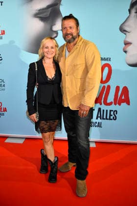 ABB ROMEOJULIA: Dorkas Kiefer and Sascha Hauck as guests on the red carpet at the premiere of the musical *Romeo and Juliet: Love Is Everything* at the Capitol Theater on August 27, 2026, in Düsseldorf, North Rhine-Westphalia, Germany