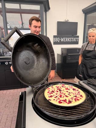 Joel Engelter with the American Cheesecake from the Grill Büttelborn, August 27, 2026, Grillfürst BBQ Seminar