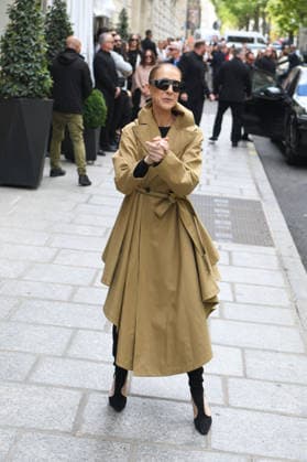 Celine Dion Arrives At The Royal Monceau - Paris Canadian singer Celine Dion arrives at the Le Royal Monceau - Raffles Paris hotel greeted by hundreds of fans following her flight from Las Vegas. Paris, France, August 28, 2026. Photo by Florian Poitout ABACAPRESS.COM Paris France  Copyright: xPoitoutxFlorian ABACAx