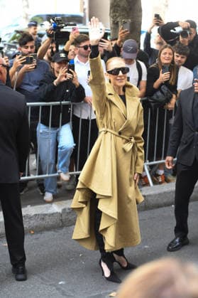 Celine Dion Arrives At The Royal Monceau - Paris Canadian singer Celine Dion arrives at the Le Royal Monceau - Raffles Paris hotel greeted by hundreds of fans following her flight from Las Vegas. Paris, France, August 28, 2026. Photo by Florian Poitout ABACAPRESS.COM Paris France  Copyright: xPoitoutxFlorian ABACAx