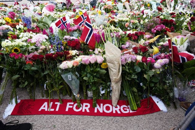 OSLO, NORGE 20260828 Blommor framför Kungliga slottet i Oslo efter beskedet att Norges Kung Harald dött. OSLO NORGE x9200x *** OSLO, NORWAY 20260828 Flowers in front of the Royal Palace in Oslo following the announcement of the death of King Harald of Norway OSLO NORWAY x9200x  Copyright: xBjörnxLarssonxRosvall TTx KUNG HARALD NORGE lrAbJ070_xo