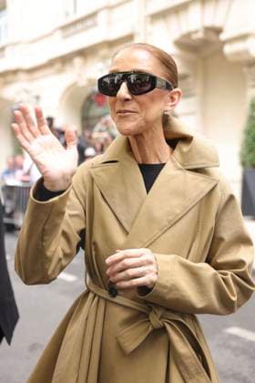 Céline Dion was cheered by her fans upon her arrival at the Royal Monceau hotel in Paris on August 28, 2026. Céline Dion plans to give a series of 16 concerts in France, after more than six years away from the stage due to the rare neurological condition she suffers from. Her shows will begin on September 12, 2026, at the Plenitude Arena in Nanterre, Hauts-de-Seine. She plans to perform three concerts per week, on Wednesdays, Fridays, and Saturdays, in front of more than 30,000 spectators per night. Ten additional concerts are also scheduled for May 2027. Jasmine Aissaoui, Bestimage. Céline Dion was acclaimed by fans upon her arrival at the Royal Monceau luxury hotel in Paris on August 28, 2026. She plans to perform a series of 16 concerts Copyright: xJasminexAissaouix xBestimagexJasminexAissaouix xBestimagex