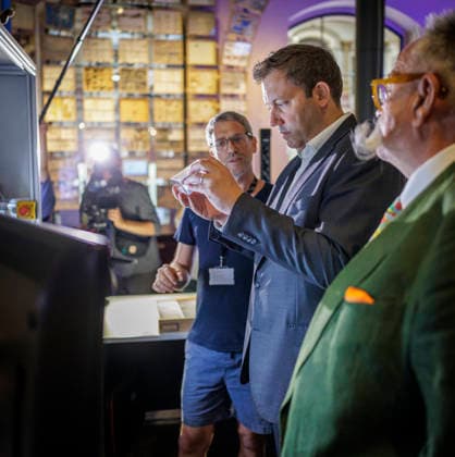 Lars Klingbeil, Federal Minister of Finance, photographed during his visit to the Museum of Natural History. The federal government is providing approximately 200 million euros in funding for the museum’s renovation and modernization efforts. Here, he is touring a digitization project with a staff member and Johannes Vogel, Dir Copyright: xThomasxKoehlerx
